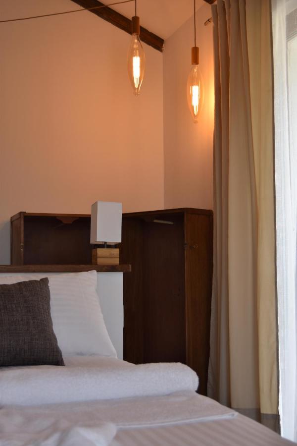 Cascina Tre Botti Hotel อาญาโนแตร์เม ภายนอก รูปภาพ